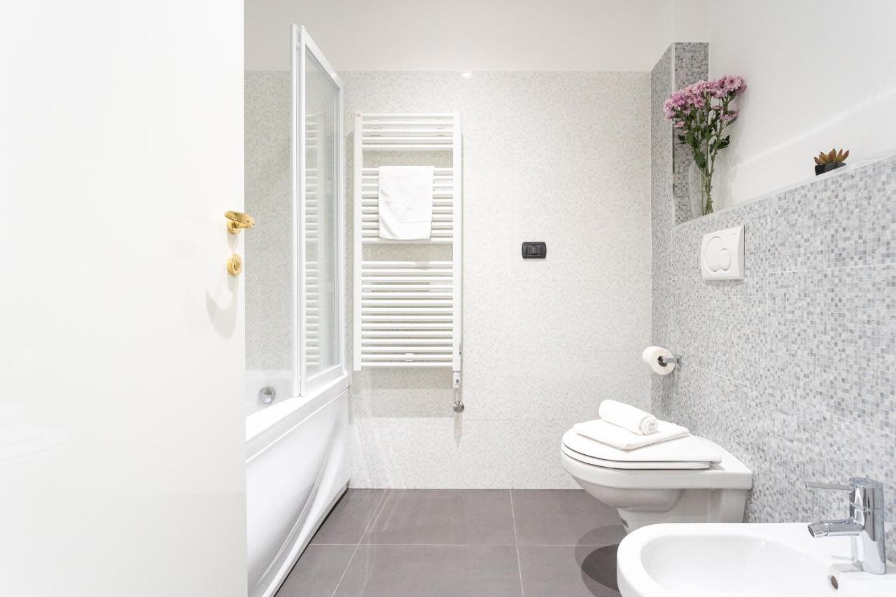 White Flat In Como City Center By Rent All โกโม ภายนอก รูปภาพ