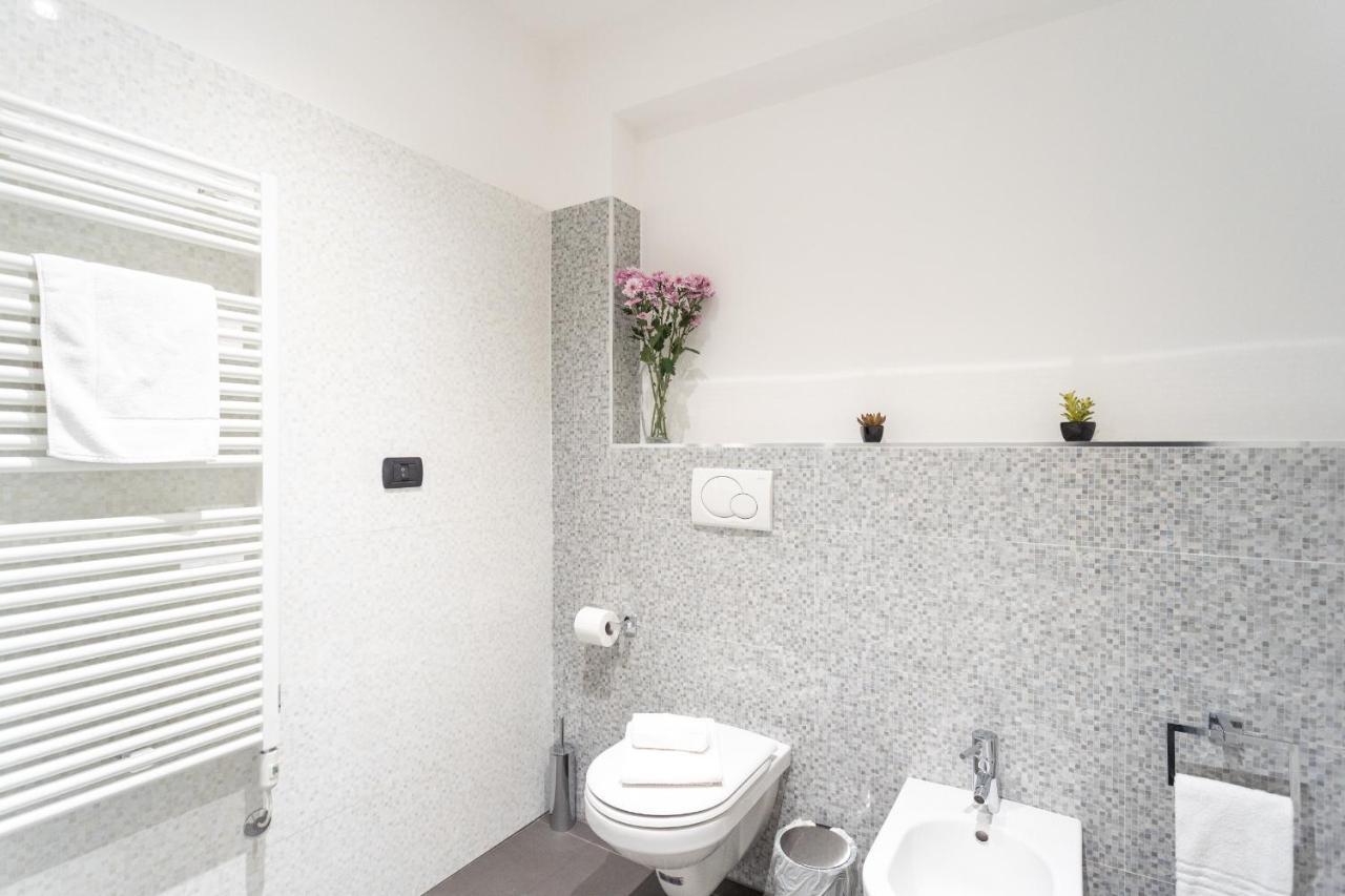 White Flat In Como City Center By Rent All โกโม ภายนอก รูปภาพ