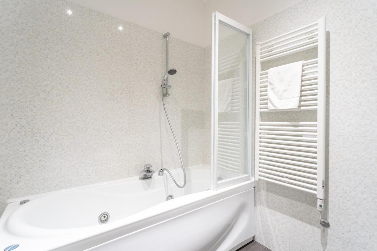 White Flat In Como City Center By Rent All โกโม ภายนอก รูปภาพ