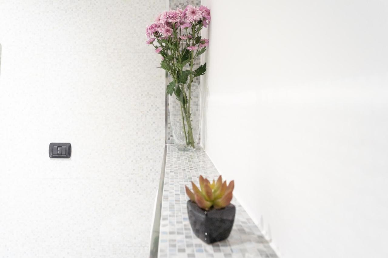 White Flat In Como City Center By Rent All โกโม ภายนอก รูปภาพ